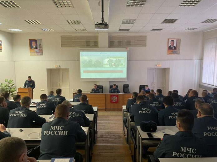 Занятия по служебной подготовке Главного управления МЧС России по Московской области прошли в Подольске