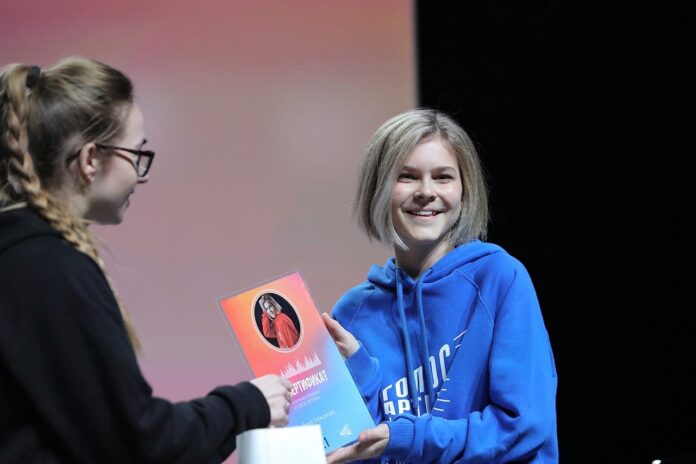 Подольчанка прошла в финал конкурса «Голос Артека»