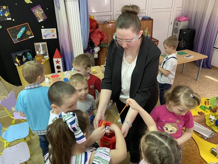 Интерактивная программа «Путешествие в мультгалактику» прошла в детском саду № 7 «Елочка»