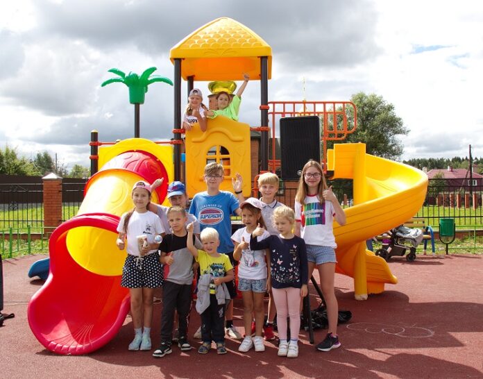 В деревне Булатово появился детско-спортивный игровой комплекс