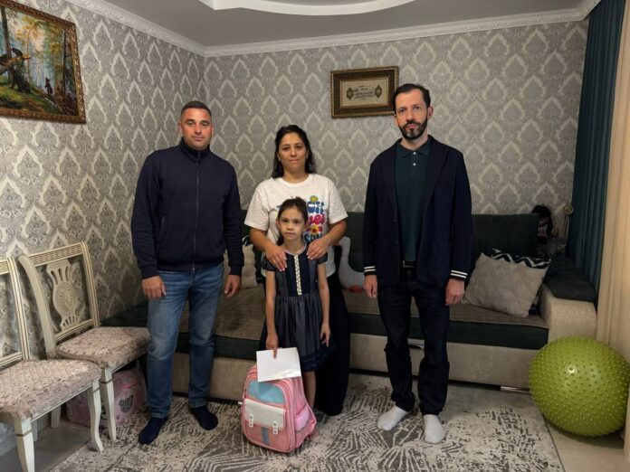 В рамках партийной акции «Подарок первокласснику» поздравили детей из многодетных семей