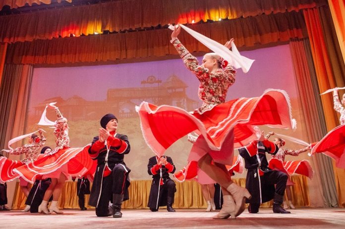 Ансамбль «Рассвет» Дома культуры «Металлург» 27 февраля представил новую программу