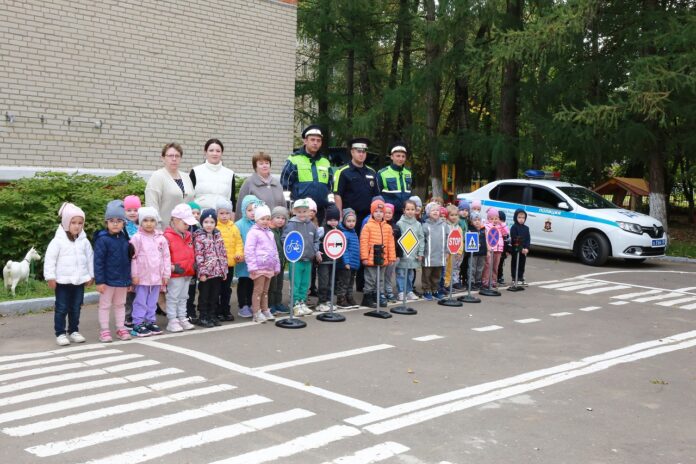 Подольские автоинспекторы напомнили дошкольникам  о дорожной безопасности