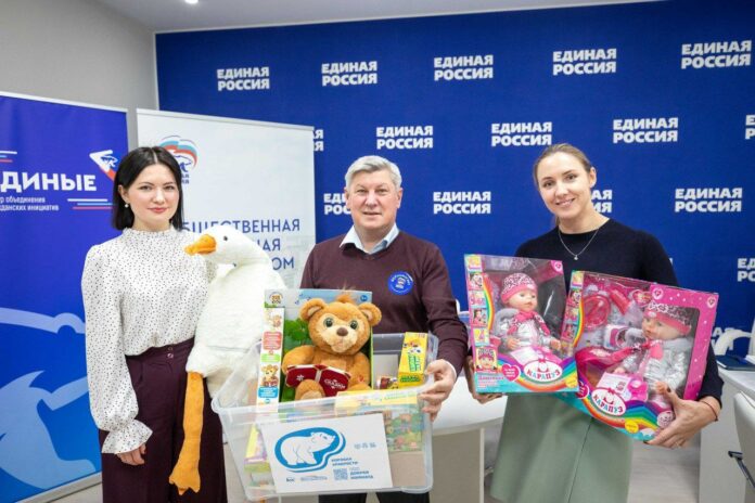 Содержимое «Коробки храбрости» скоро отправится к новым хозяевам.