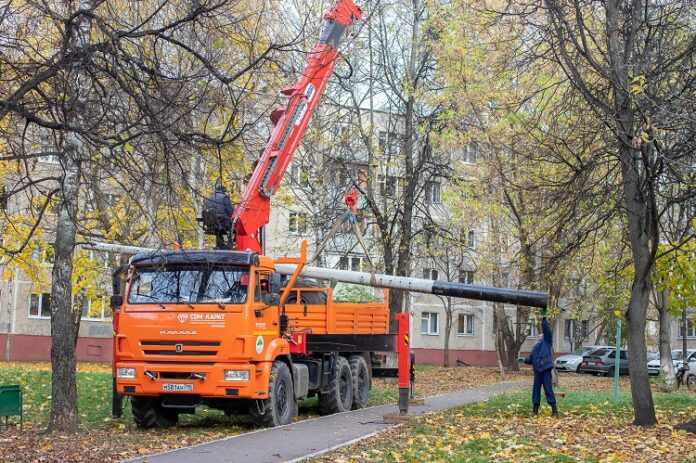 Три опоры уличного освещения установили на Красногвардейском бульваре по просьбам граждан