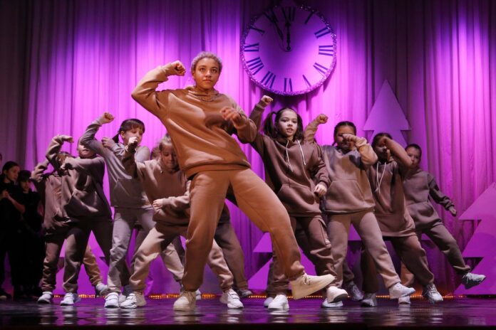 В ДК имени К.Маркса прошел отчётный концерт подольской студии хип хопа B-Fly Еffect