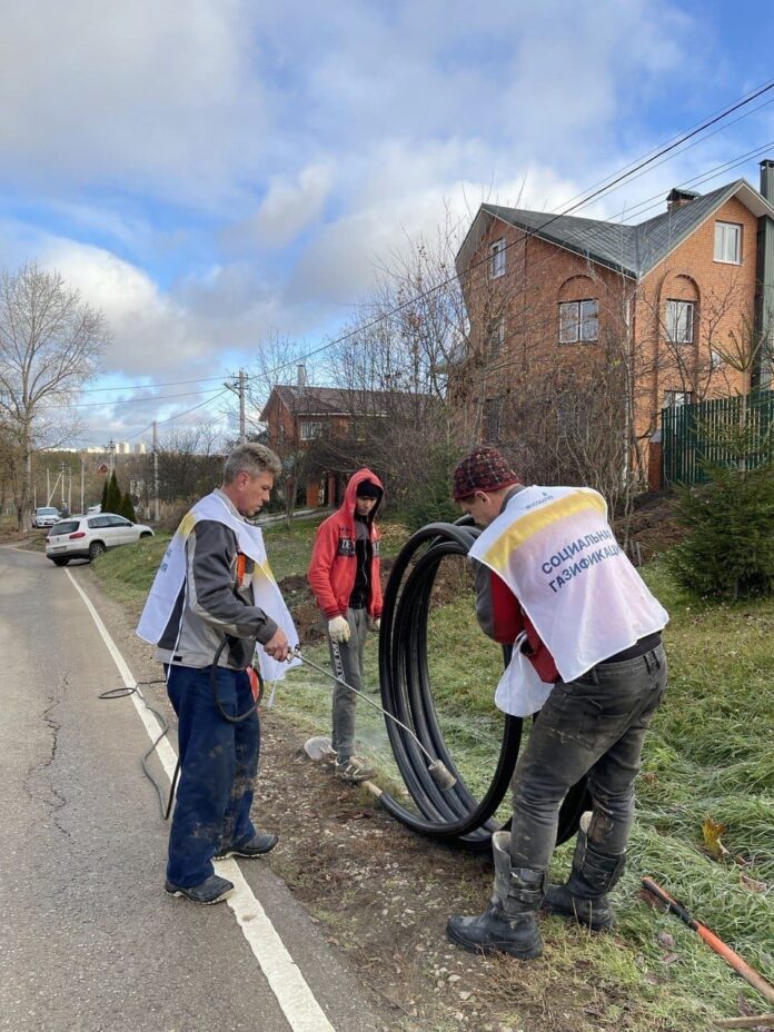 Строительно-монтажные работы в деревне Бородино проводятся в рамках программы «Социальная газификация»
