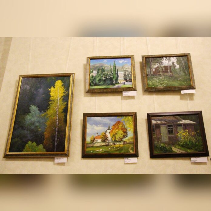 В КПЦ «Дубровицы» проходит выставка «Преображенная палитра»