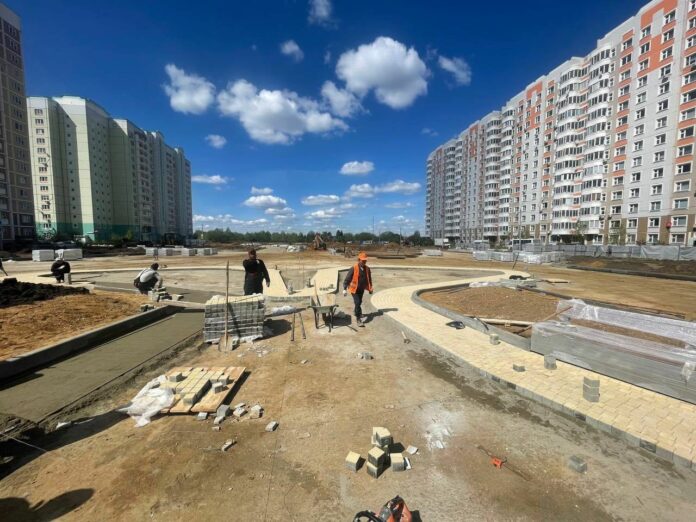 Выездное совещание по вопросу благоустройства пешеходной зоны бульвара 65-летия Победы провели в Подольске