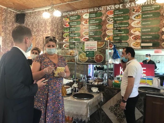 На объектах торговли проходят рейды по проверке соблюдения масочного режима