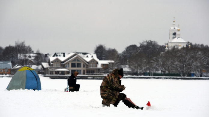 Рыбакам  Подольска напомнят об опасности выхода на тонкий лед