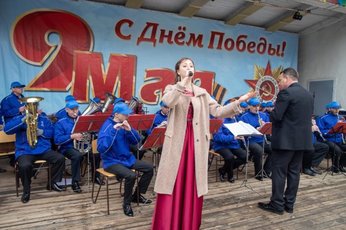 В парках Большого Подольска состоялись народные гуляния в День Победы