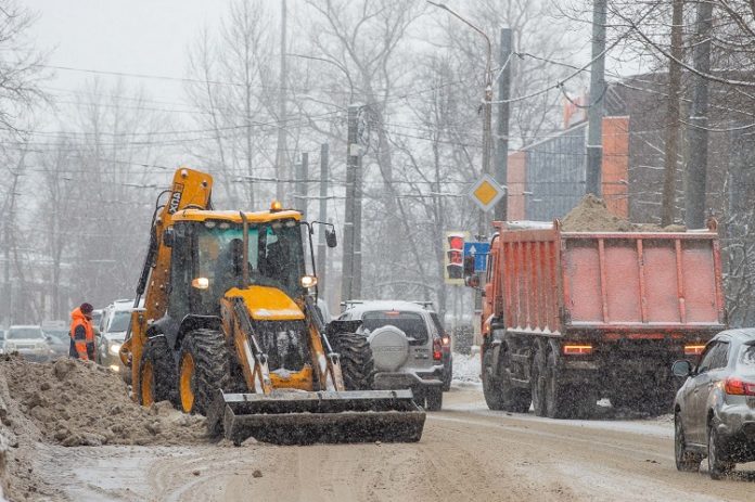 330 кубометров снега было вывезено с муниципальных дорог за последние сутки