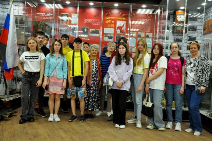 В Подольске полицейские и ветераны провели акцию «Знакомство с профессией» для школьников