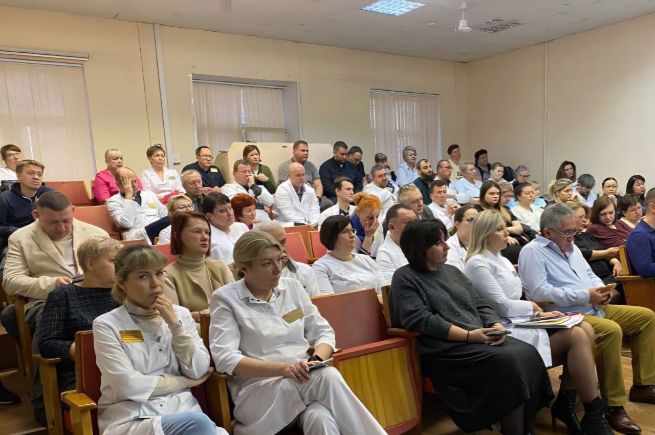 Здоровое будущее: диалог с медиками