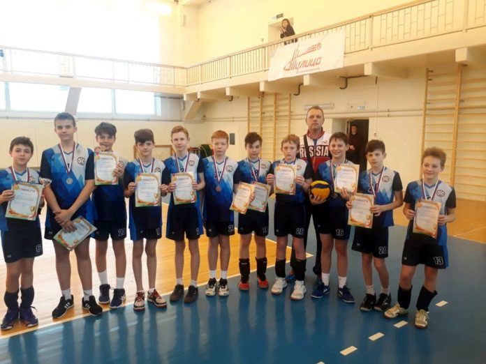 Подольские спортсмены стали бронзовыми призерами турнира по волейболу