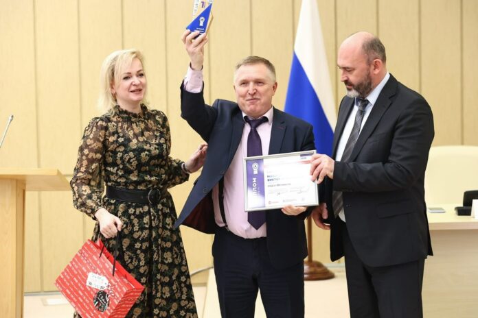 Подольчанин Виктор Макаров стал лучшим председателем совета многоквартирного дома в МО