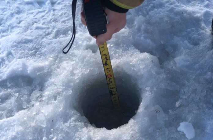 О толщине льда на Пахре 8 марта