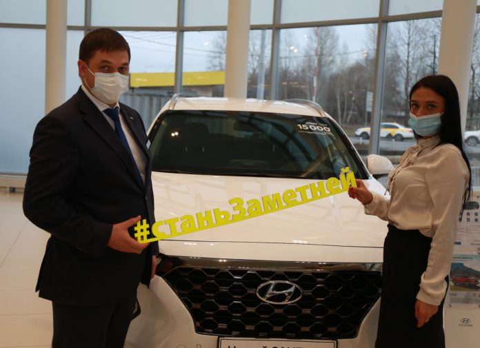 Подольские автоинспекторы провели информационно-пропагандистскую акцию по БДД в автосалоне