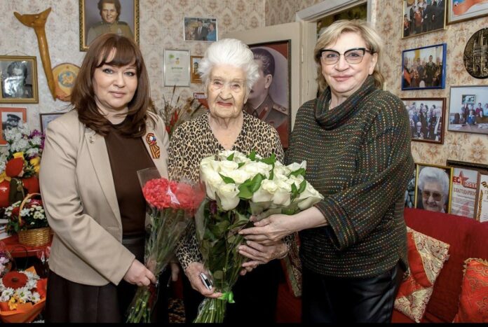 Руководитель фракции «Единая Россия» Любовь Ушанёва вместе с заместителем Главы Администрации Г.о. Подольск Татьяной...