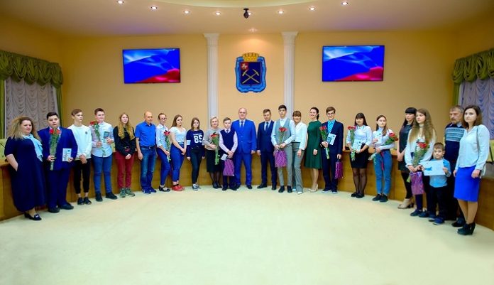 10 юных подольчан получили паспорта РФ в торжественной обстановке