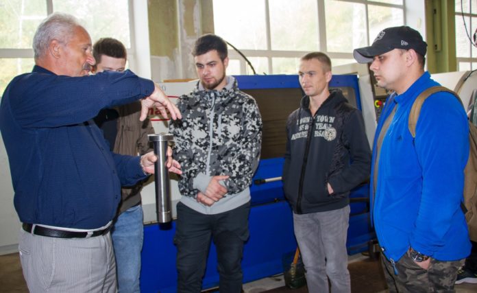 В ЦНИИТОЧМАШ идет Молодежная неделя