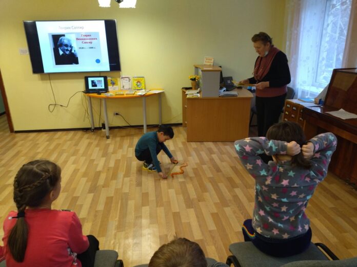 Сотрудники климовской Детской библиотеки № 27 организовали «Нескучную субботу»