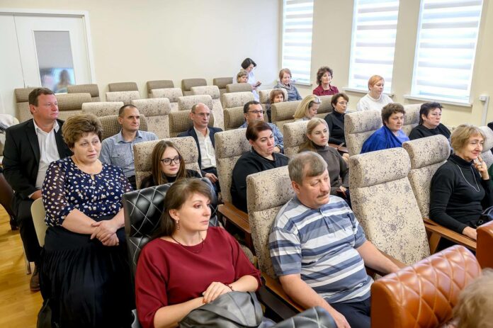 Подольским врачам-юбилярам вручили награды