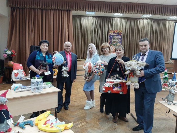 Итоги муниципального конкурса на лучшую новогоднюю игрушку-поделку подвели в округе