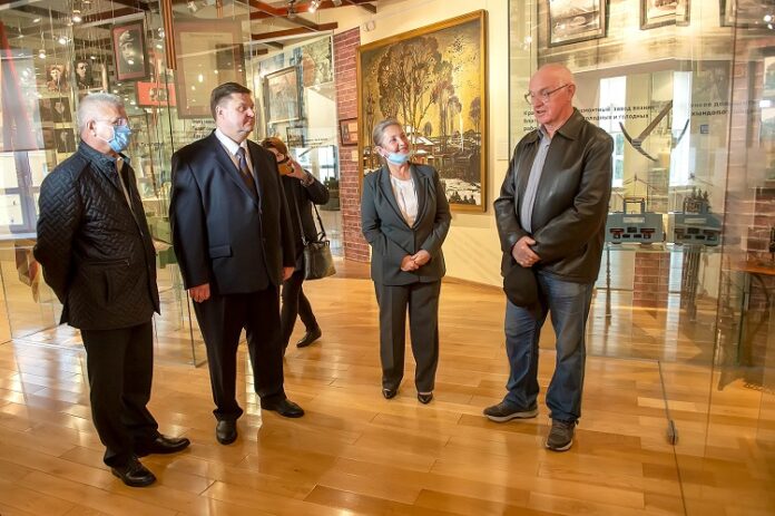 В Подольском краеведческом музее открылась выставка, посвященная 120-летнему юбилею завода «Зингер»