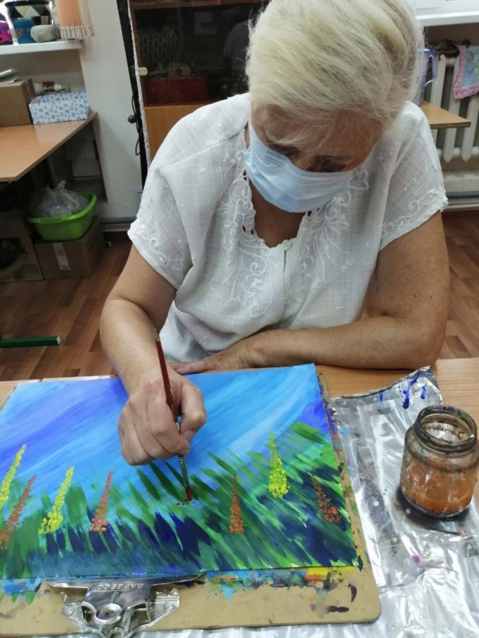 Мастер-класс по живописи прошел в СДК «Молодежный»