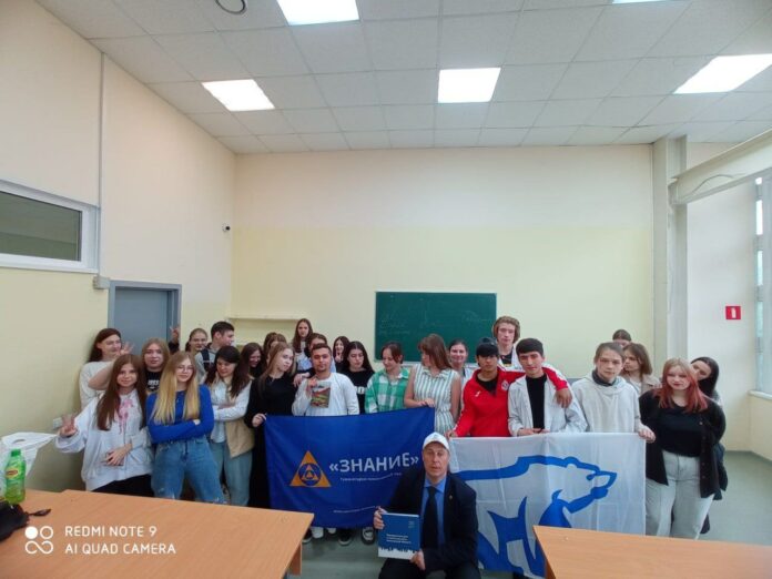 Депутат Михаил Жученко провел урок в рамках проекта «Историческая память»