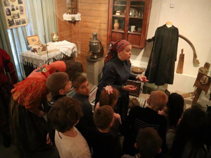 Выставка «Нитка тянется…» проходит в Подольске