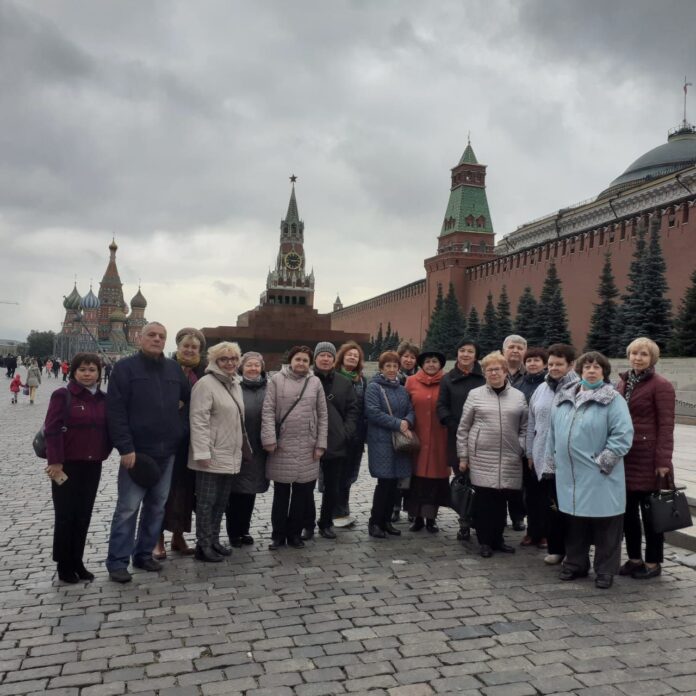 Группа проекта «Активное долголетие» из СДК «Молодежный» посетили уникальную экскурсию в Алмазный фонд