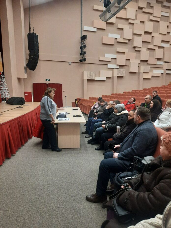Встречи с жителями аварийных домов проводят в Подольске
