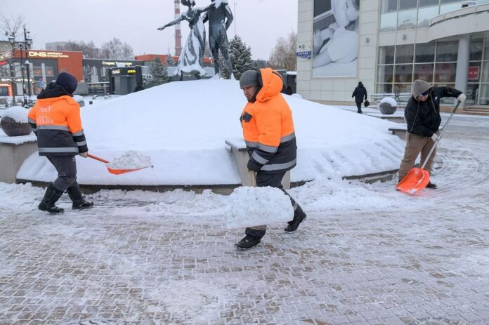 В Подольске коммунальные службы активно убирают снег