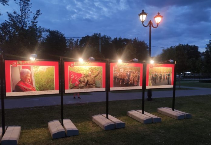 Передвижные фотовыставки, приуроченные к 75-летию Великой Победы, установлены на улицах Большого Подольска