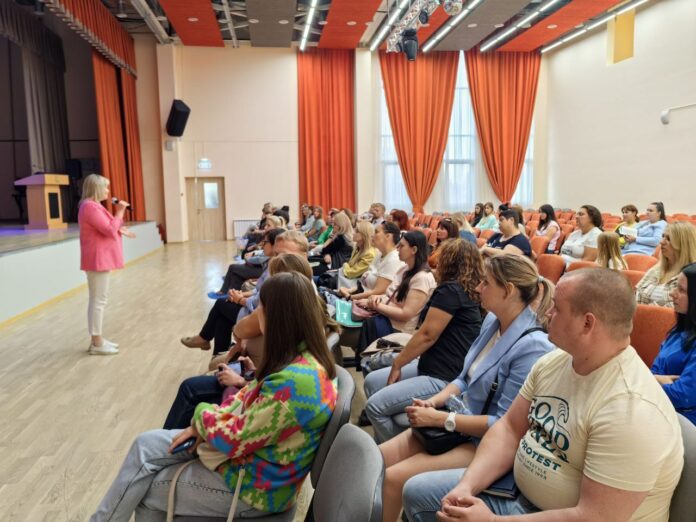 Депутат Горсовета встретилась с родительской общественностью