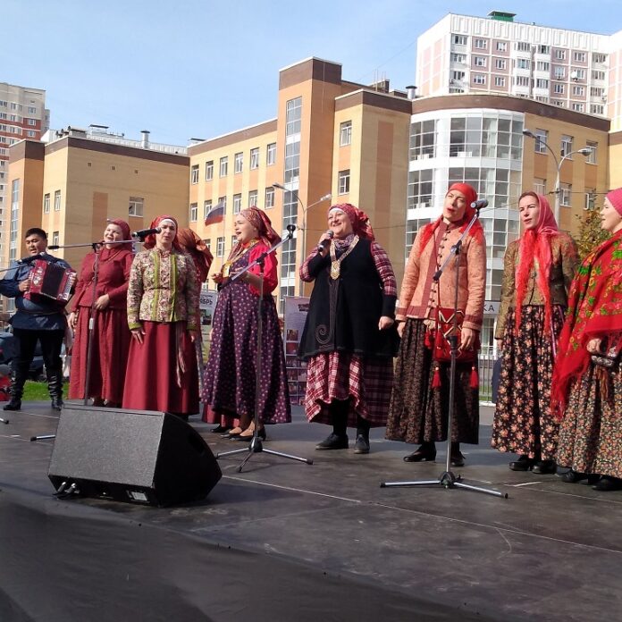 В День города в Кузнечиках прошел праздничный концерт