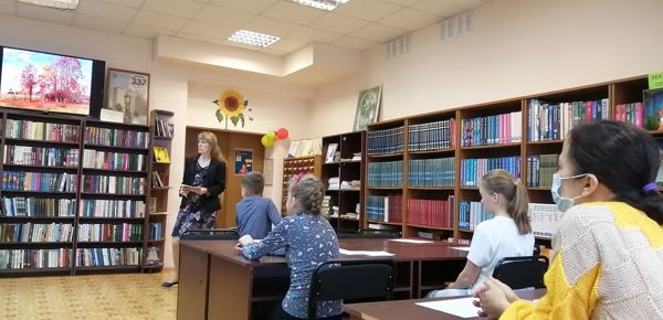 В библиотеке № 23 прошел суботний лекторий по искусство