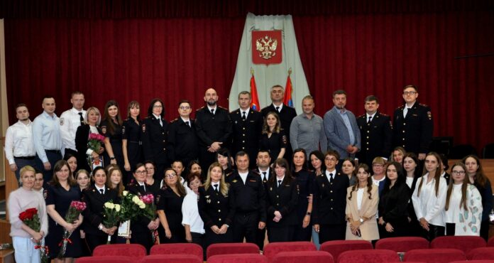 В УМВД России по г.о. Подольск поздравили с профессиональным праздником сотрудников отдела по вопросам...