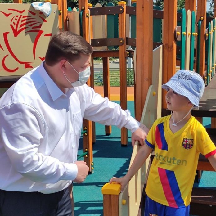 В Городском округе Подольск устанавливают игровые комплексы по губернаторской программе