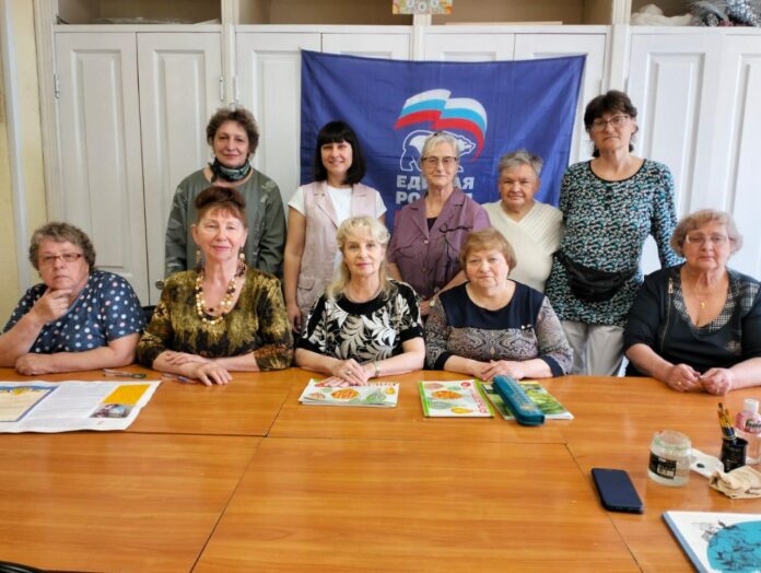 В Доме культуры «Металлург» прошло заключительное занятие ИЗО-группы «Гармония»