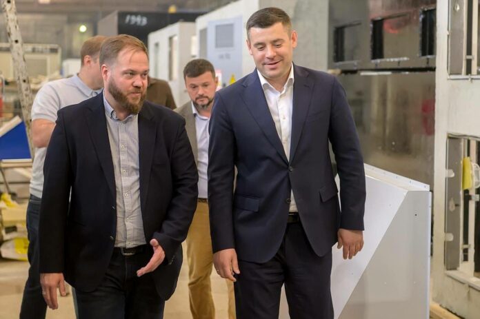 Предприятие по выпуску электротехнического оборудования посетил глава Подольска