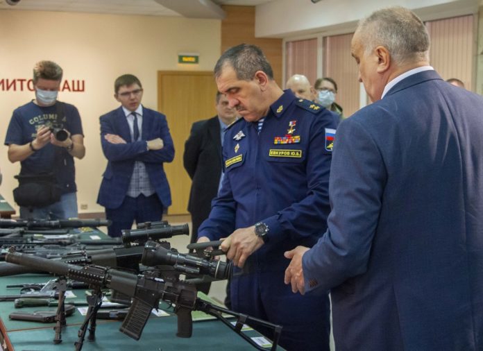 Заместителю министра обороны в АО «ЦНИИТОЧМАШ» представили новое оружие