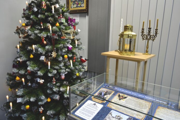 Выставка «Как велено Петром I Новый год праздновать» проходит в Климовском музее