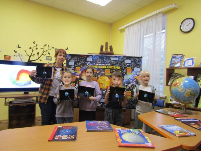 Детский кружок «Юный путешественник» открылся в подольской библиотеке № 11