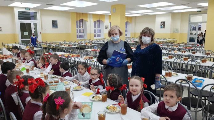 Депутат Подольска проверила организацию школьного питания