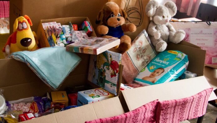 В ЦНИИТОЧМАШ собрали гуманитарную помощь для эвакуированных в Россию жителей ДНР и ЛНР