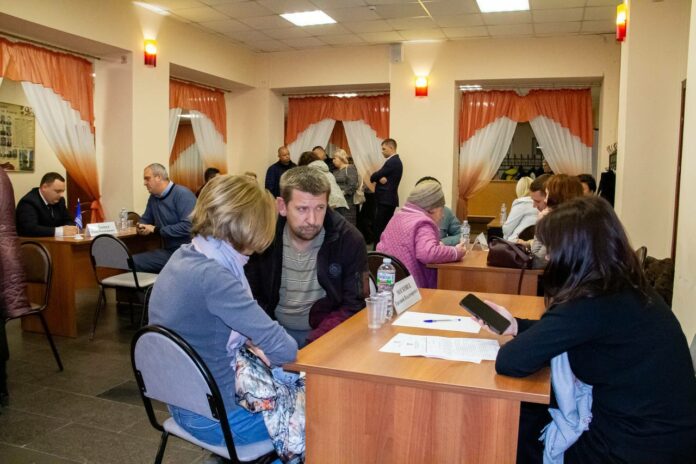 Выездная администрация отработала в поселке МИС